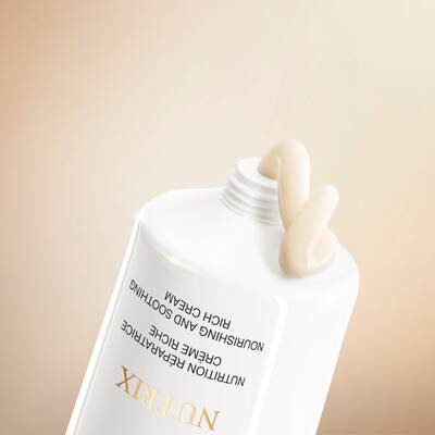 Close up shot of Nutrix Cream Texture