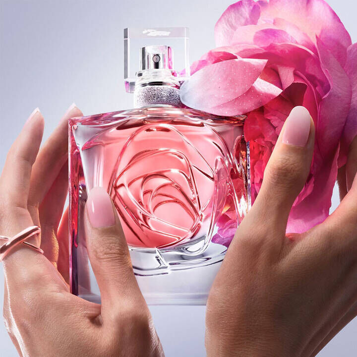 LA VIE EST BELLE ROSE EXTRAORDINAIRE