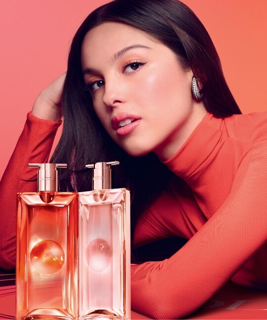 Image depicting a combination of two products promoting the retinol routine